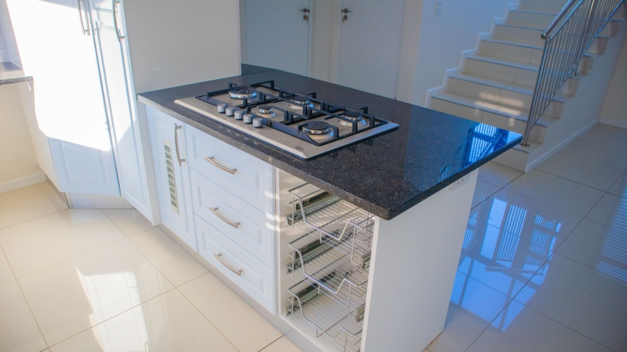 4 Bedroom Property for Sale in Kidds Beach Eastern Cape